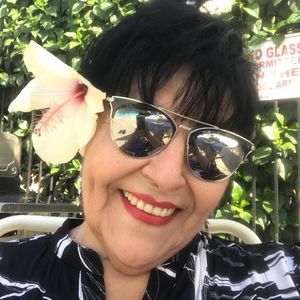 Meet your Posher, Flora